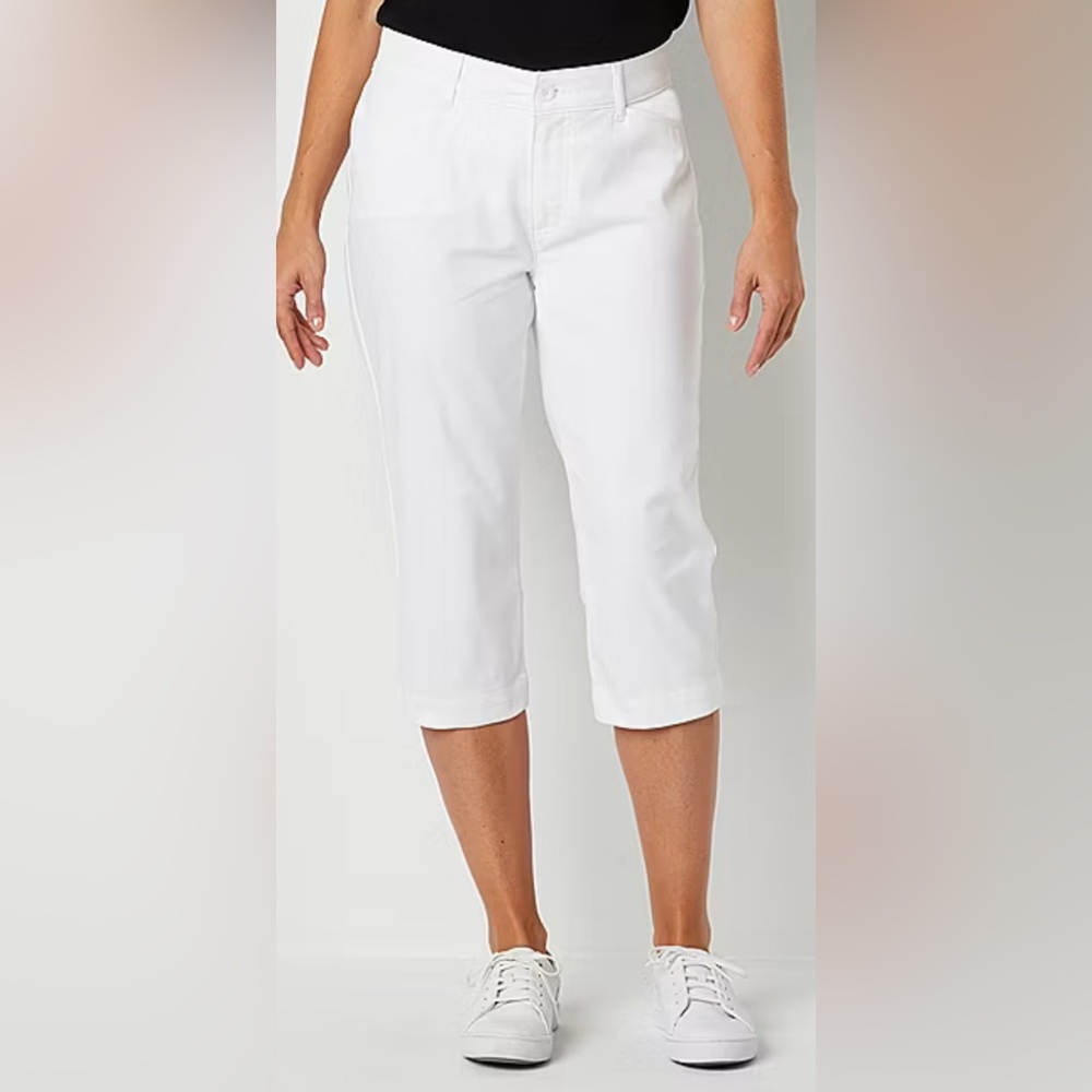 St. Johnโs Bay Ladies White Capris Sz 4 with Stretch - Picture 1 of 7